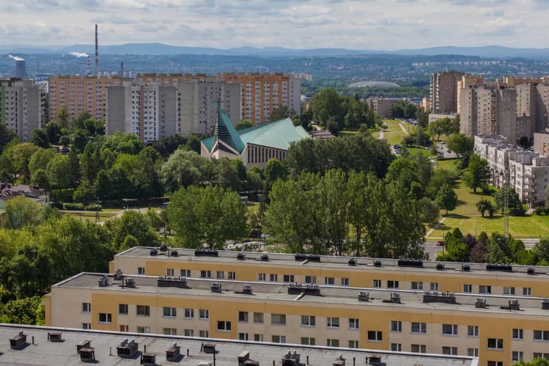 Jak dojechać do osiedla tysiąclecia w Krakowie - najlepsze trasy i połączenia